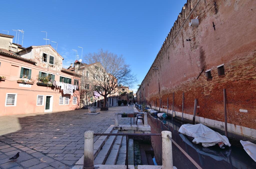 Venice Life Room photo